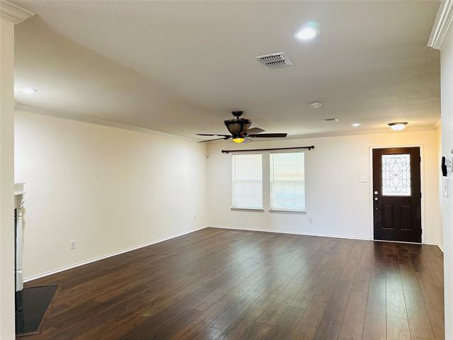 Foto del edificio - 704 White Fields Way