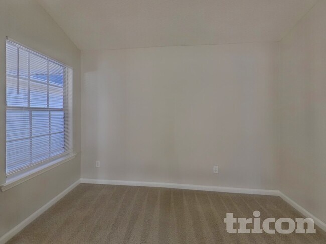 Foto del edificio - 4711 Jackam Ridge Ct