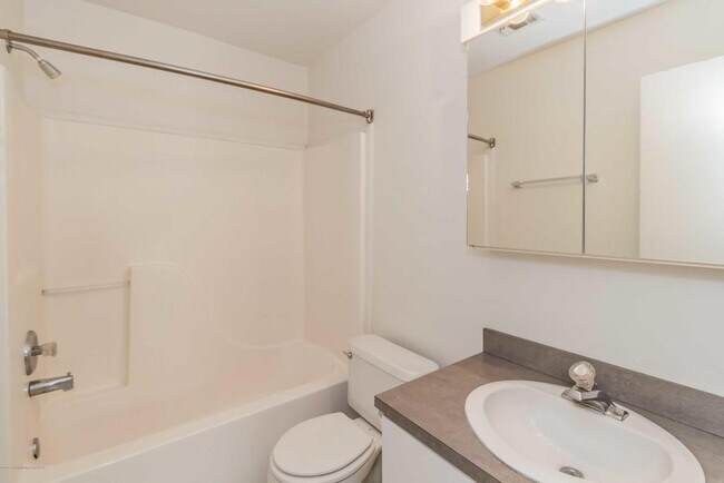 Bathroom #1 - 61B Valleyview Rd