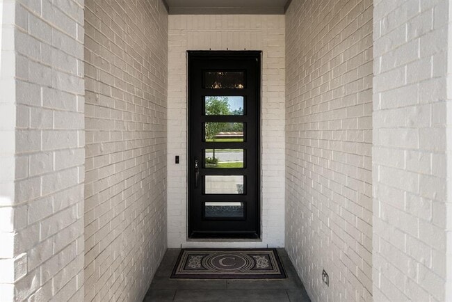 Building Photo - 508 Castillo Bnd