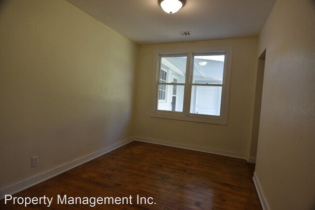 Building Photo - 3 br, 1 bath House - 1016 W 10th