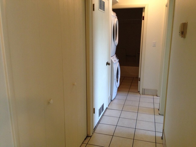 Pisos de baldosas - 361 N 300 W