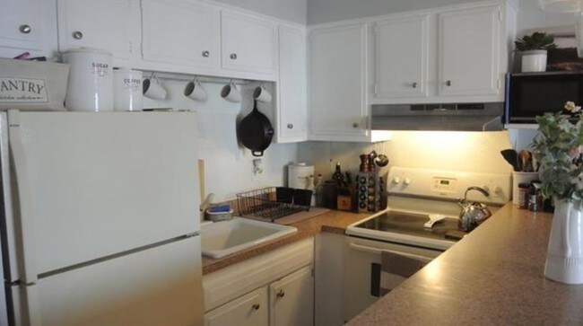 Interior Photo - 1507 Yacht Ave