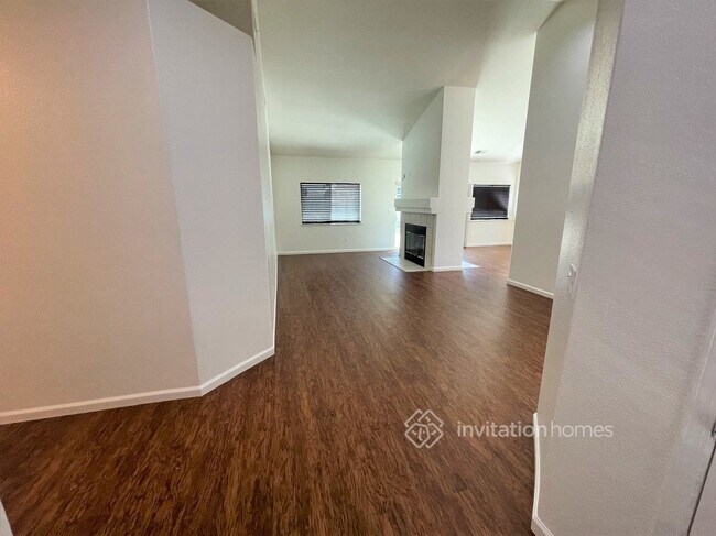 Building Photo - 2550 Foghorn Way