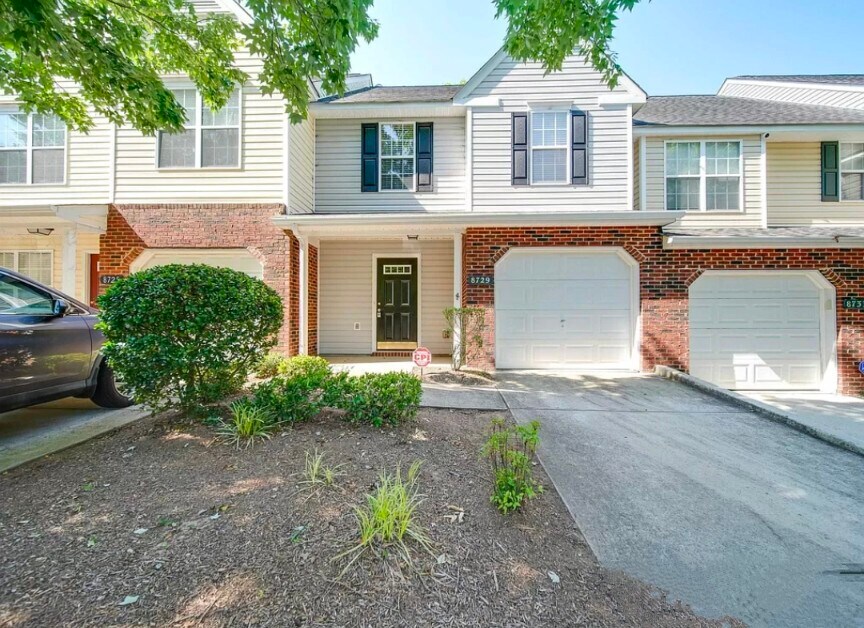 Primary Photo - 8729 Robinson Forest Dr