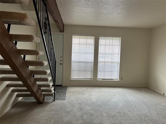 Foto del edificio - 6317 Granbury Rd