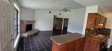 Building Photo - 2606 Lemonwood Ln