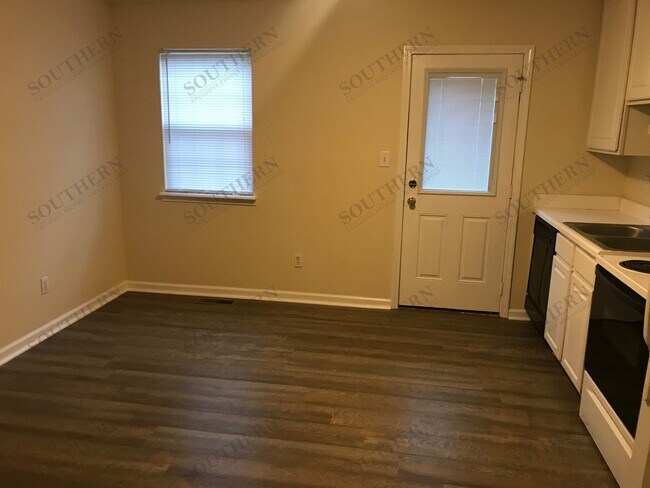 Building Photo - 3921 Banyan Ct