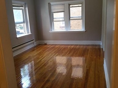 Living room - 6301 S Rosebury Ave