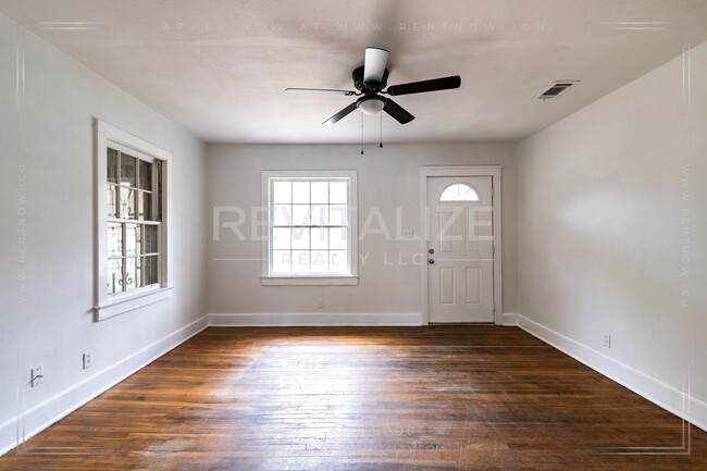Building Photo - Newly Updated 3 Bed/1.5 Bath in Toulminville!