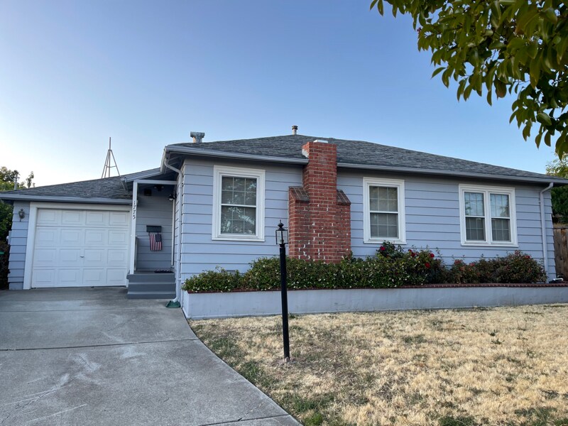 Primary Photo - 1775 141st Ave