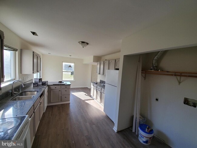 Building Photo - 15 Heatherfield Way
