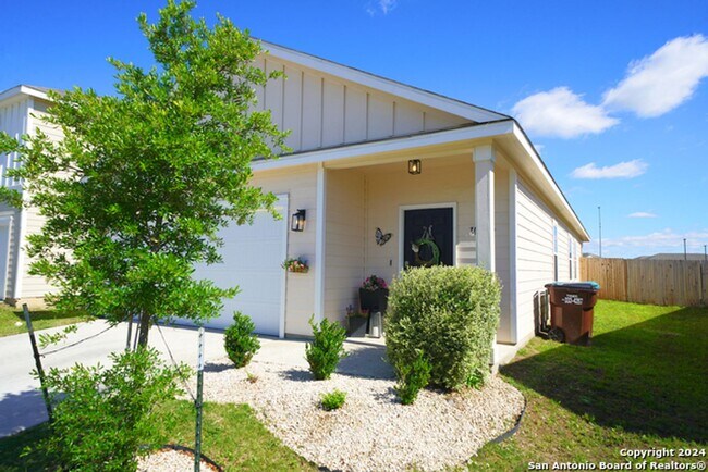 Building Photo - Charming Home Now Available in the Liberte...