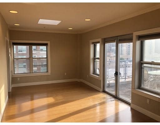 Primary Photo - 120 Mountfort St