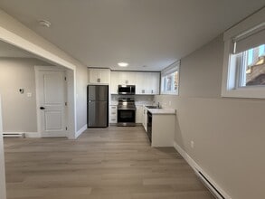 Building Photo - 40 Mia St