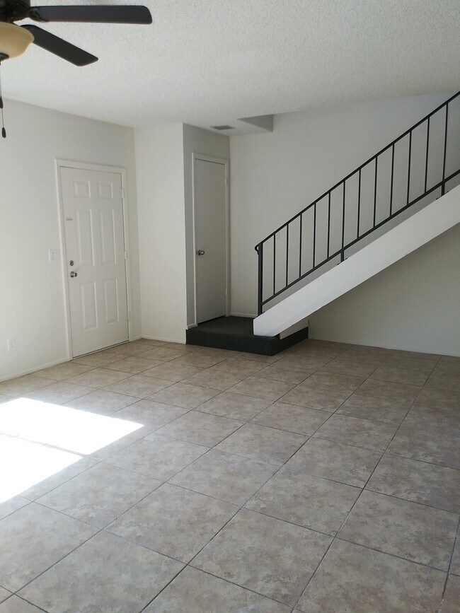 Foto del edificio - 4608 W Maryland Ave