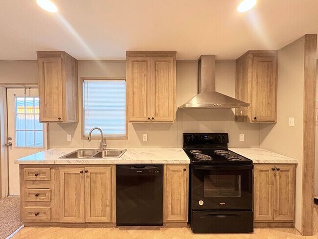 Building Photo - 10610 State Rte 762