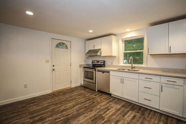 Building Photo - 259 MacDowell Rd