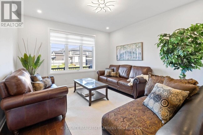 Building Photo - 733 Coast Cir