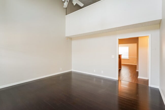 Foto del edificio - 109 Tulip Grove Point