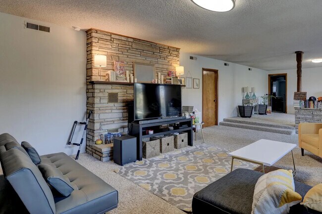 Foto del edificio - 6395 State Hwy 171