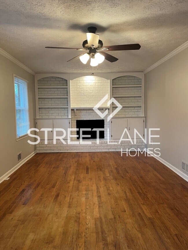 Building Photo - 4941 Pebblebrook Dr