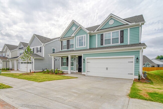 Foto del edificio - Gorgeous 4 BR, 3 BA Home With Easy Access ...