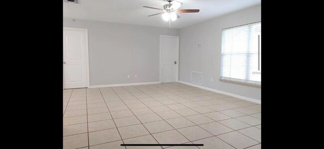 Foto del edificio - 2749 Sweet Springs St