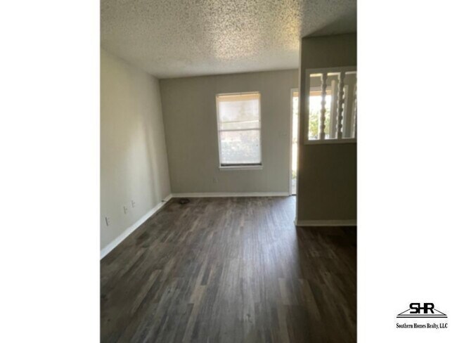Foto del edificio - 10057 Hillview Dr