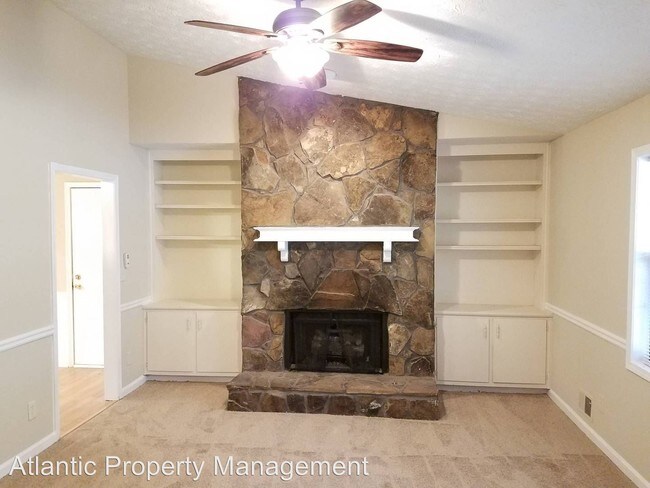 Building Photo - 337 Kings Hill Ct