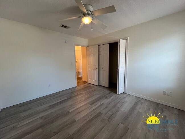 Building Photo - Cozy 2-Bedroom Home with Updated Kitchen i...