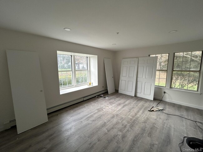 Building Photo - 5 Norfolk Ct