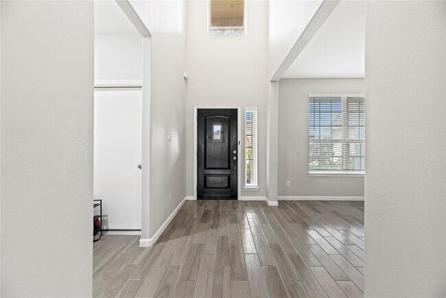 Foto del edificio - 18519 Glen Shee Dr