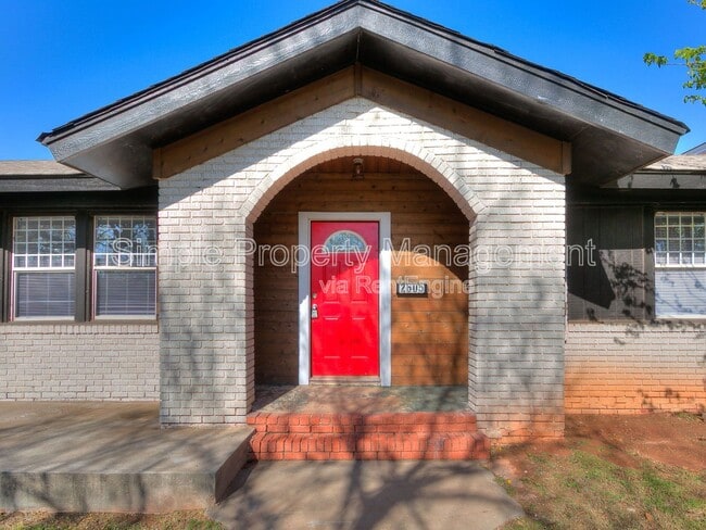 Building Photo - 2605 N Robinson Ave