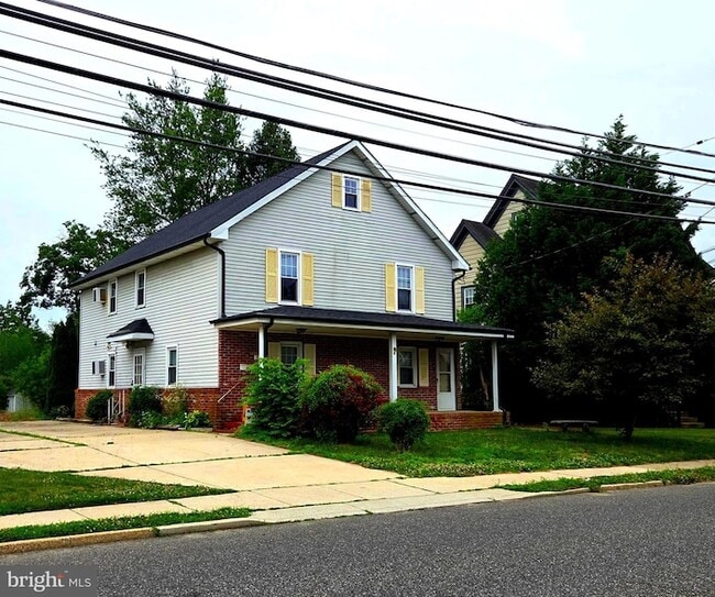 Photo - 229 W Holly Ave Apartment