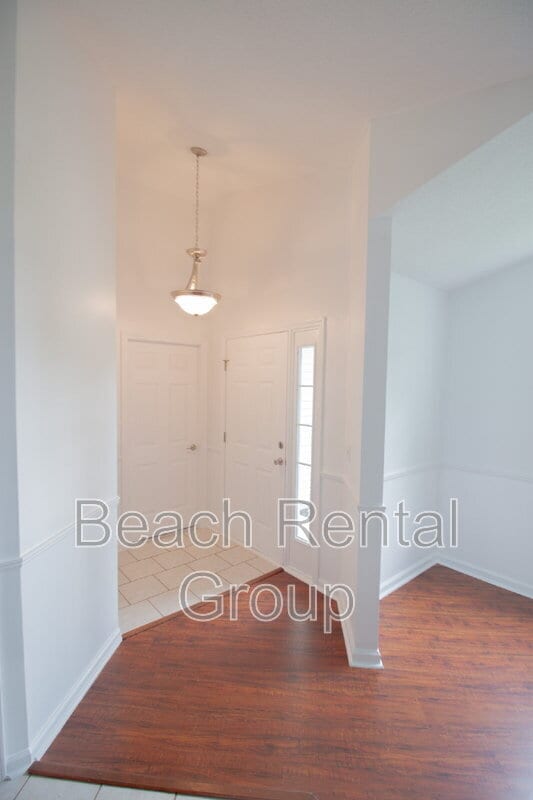 Building Photo - 9490 Leeds Cir