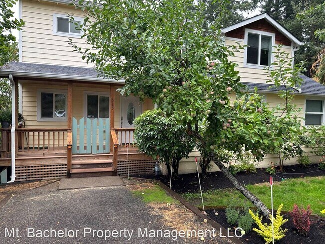 Building Photo - 6 br, 3 bath House - 515 Fulvue St