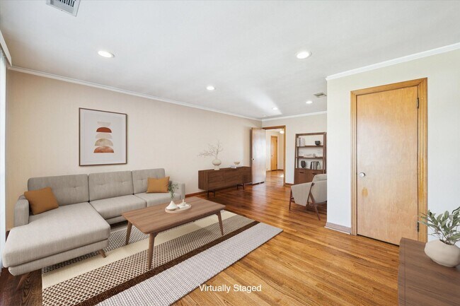 Foto del edificio - 2115 Gardenia Dr