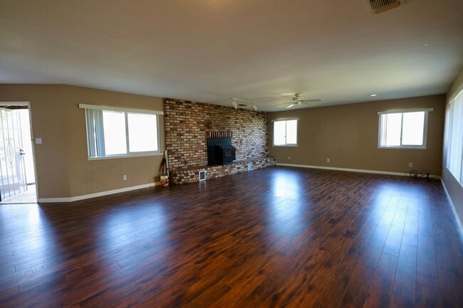 Building Photo - Authentic Country Living