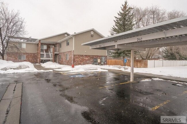 Foto del edificio - Brentwood Upper Level Condo - 2 Bed, 1 Bath with Washer/Dryer and Optix Internet!