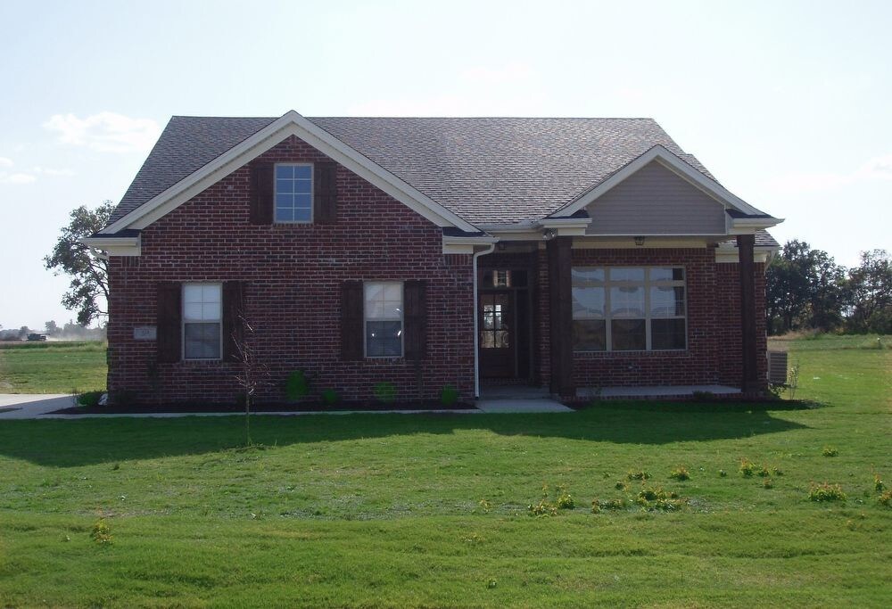 Foto principal - 615 Campbell Dr