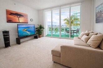 Building Photo - 7900 Harbor Island Dr