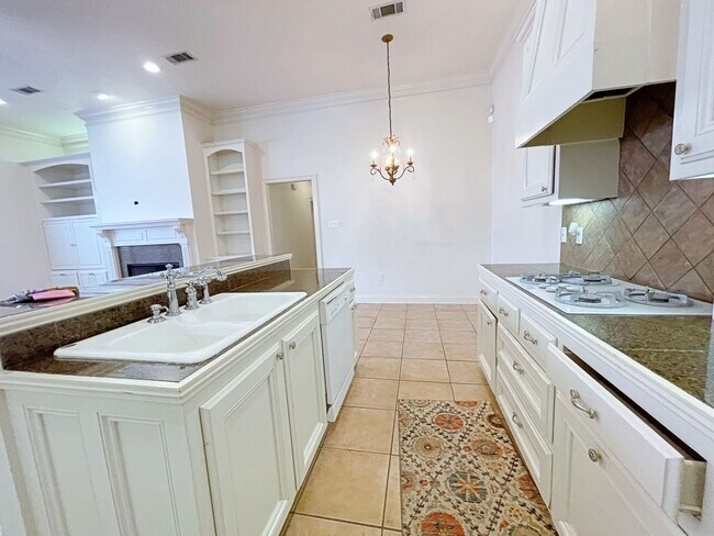 Foto del edificio - 3 Bedroom House off Bluebonnet