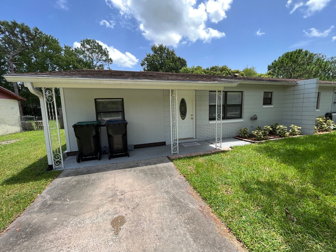 Front of house - 2111 Bonneville Dr