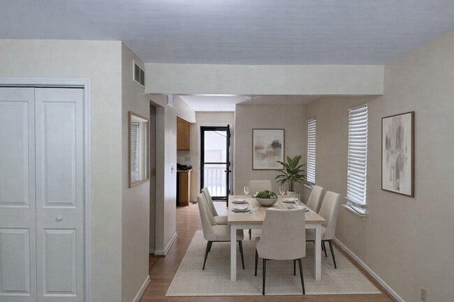 Building Photo - 2630 Bennett St