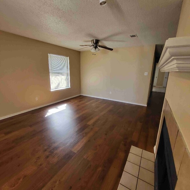 Foto del edificio - 3414 Colonial Pl