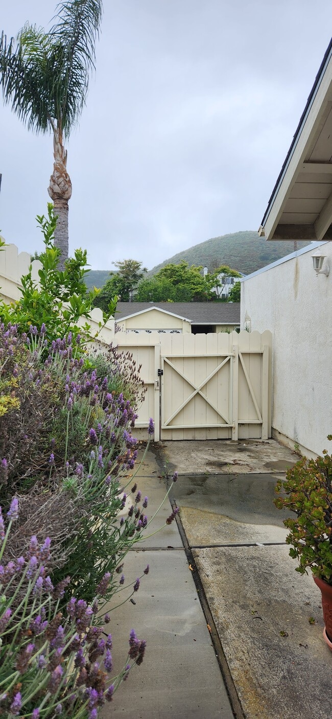 Building Photo - 11215 Almazon St