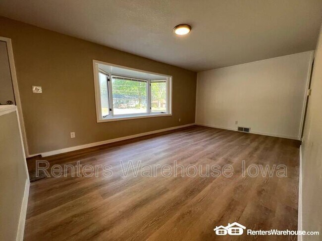 Building Photo - 8056 Ridgeview Dr