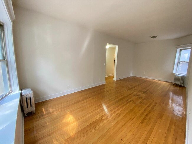 Foto del edificio - 3915 N Pine Grove Ave