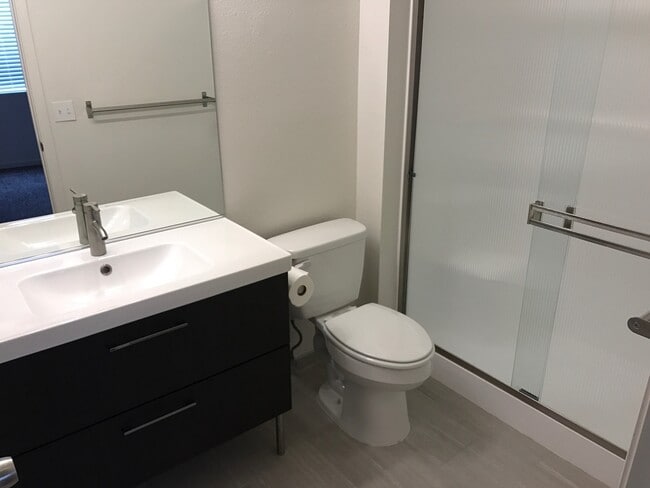 Building Photo - 1908 S Pride St